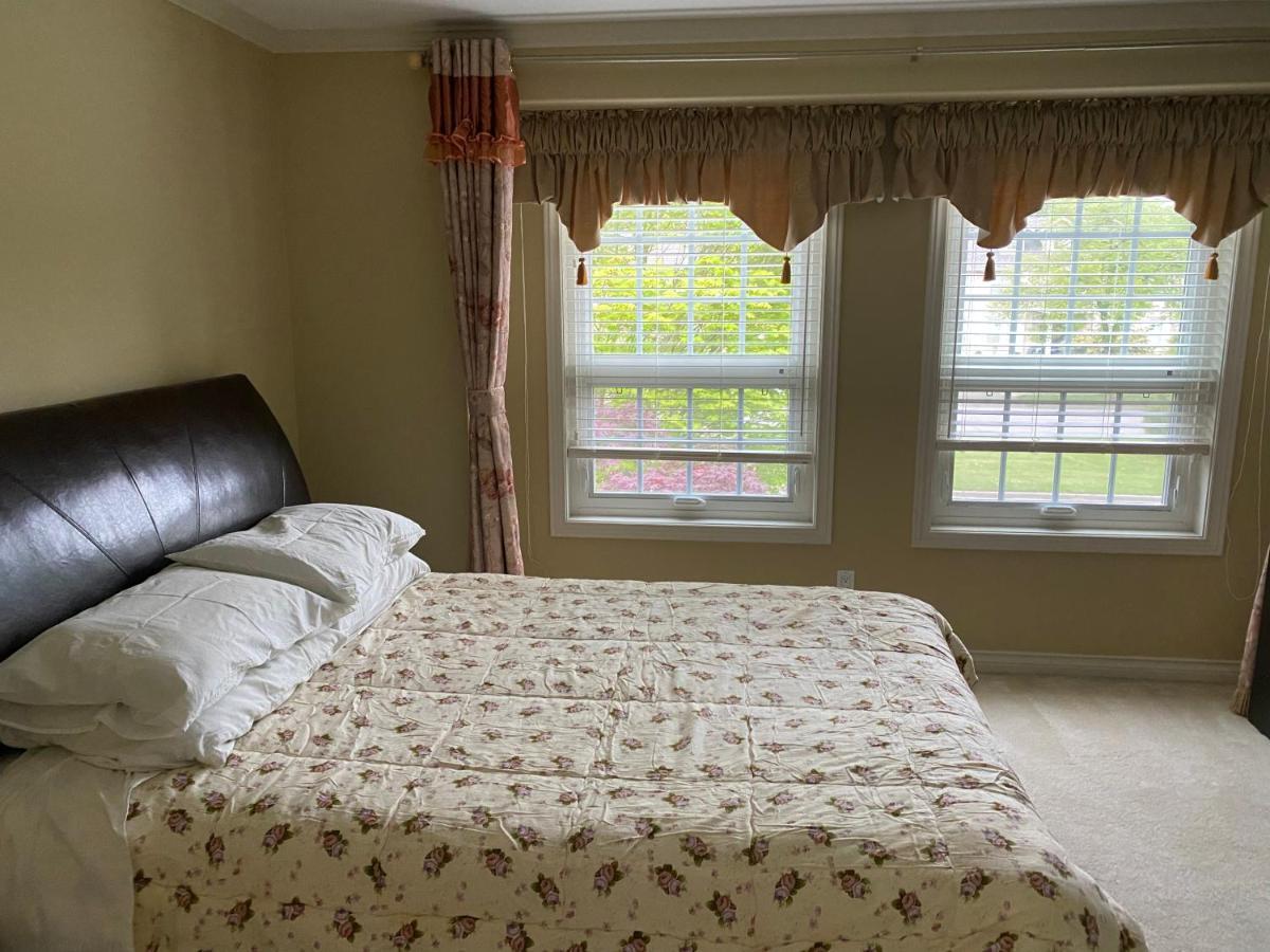 Maple Guesthouse แวนคูเวอร์ ภายนอก รูปภาพ