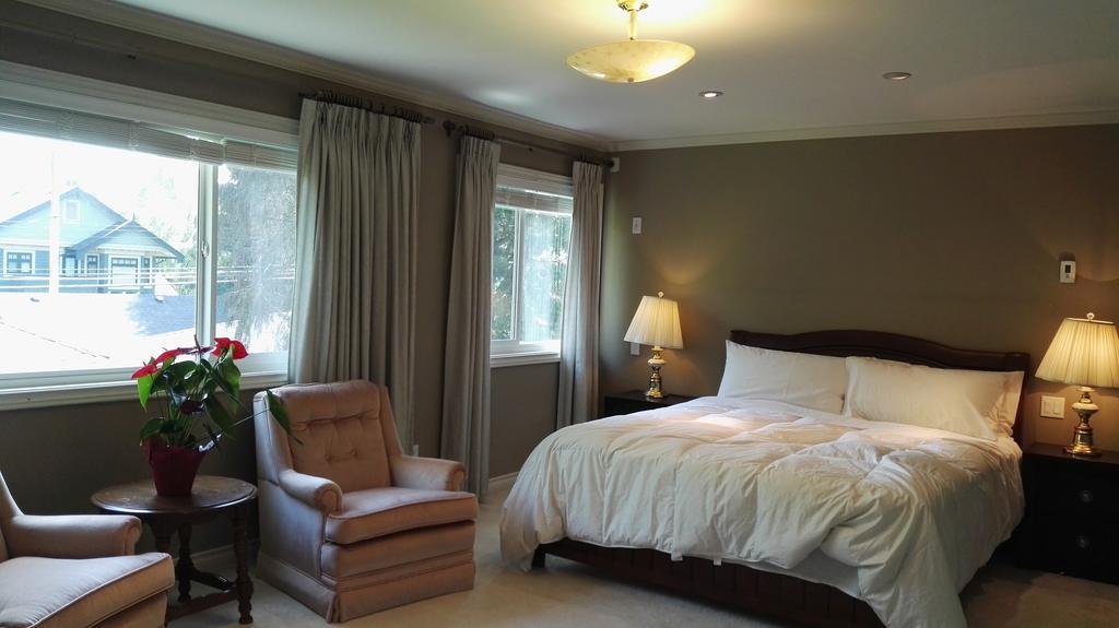 Maple Guesthouse แวนคูเวอร์ ภายนอก รูปภาพ